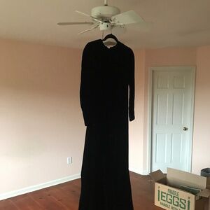 Vintage Nina Ricce  black velvet dress size 8